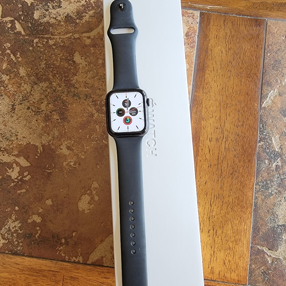 iWatch Series 5 44mm